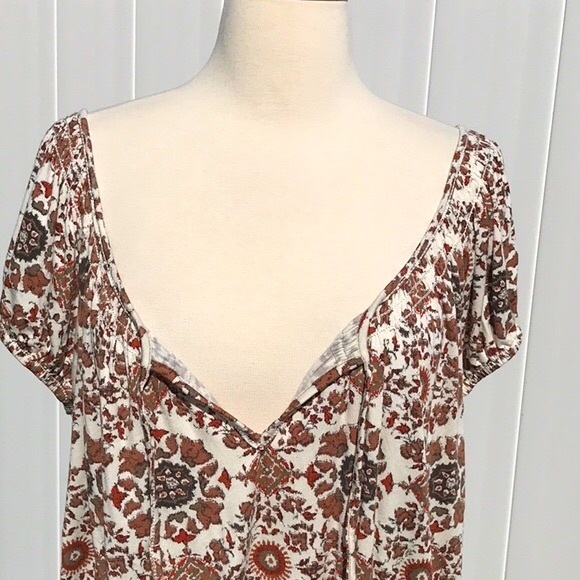 Max Studio Floral Print Scooped Neckline Short Sleeved Elastic Waistband Top Med - Picture 4 of 16